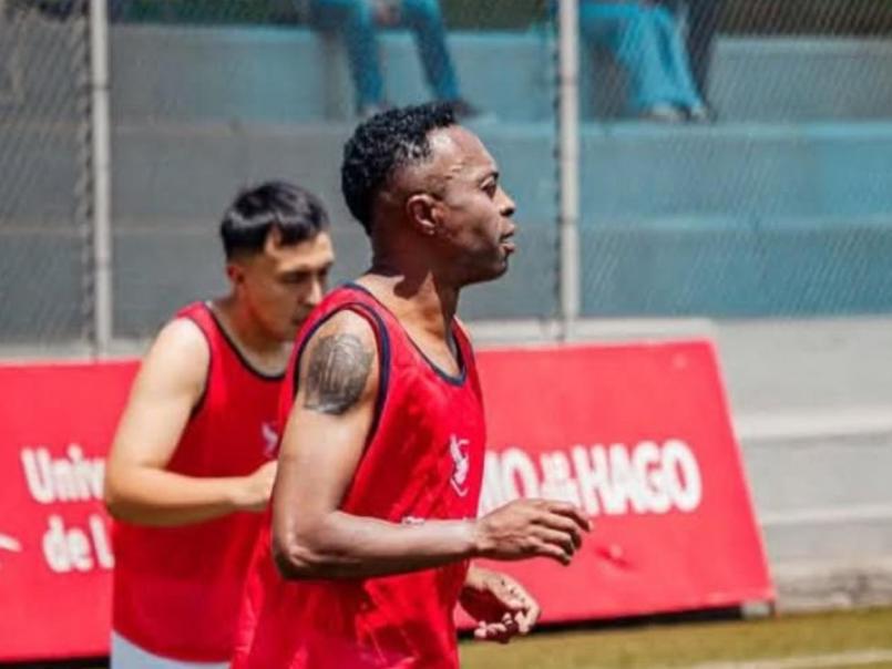 Policía detiene a futbolista por robo de teléfonos: Así ocurrieron los hechos