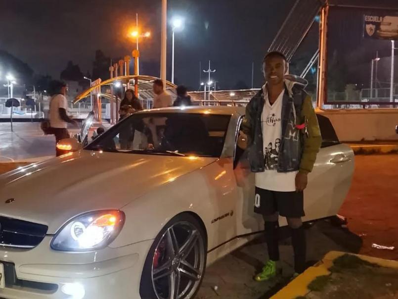 Policía detiene a futbolista por robo de teléfonos: Así ocurrieron los hechos