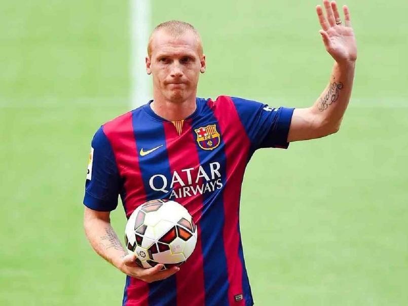 De ser campeón como futbolista profesional a trabajar en una tienda: Su nueva vida en Europa