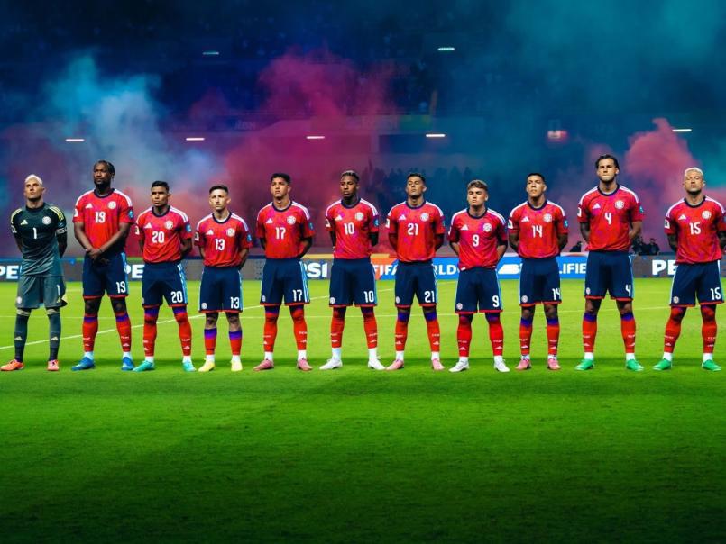 ​​​​​​Tirotean vehículo de reconocido futbolista luego de pleito en un centro nocturno