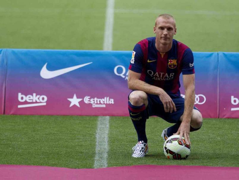 De ser campeón como futbolista profesional a trabajar en una tienda: Su nueva vida en Europa