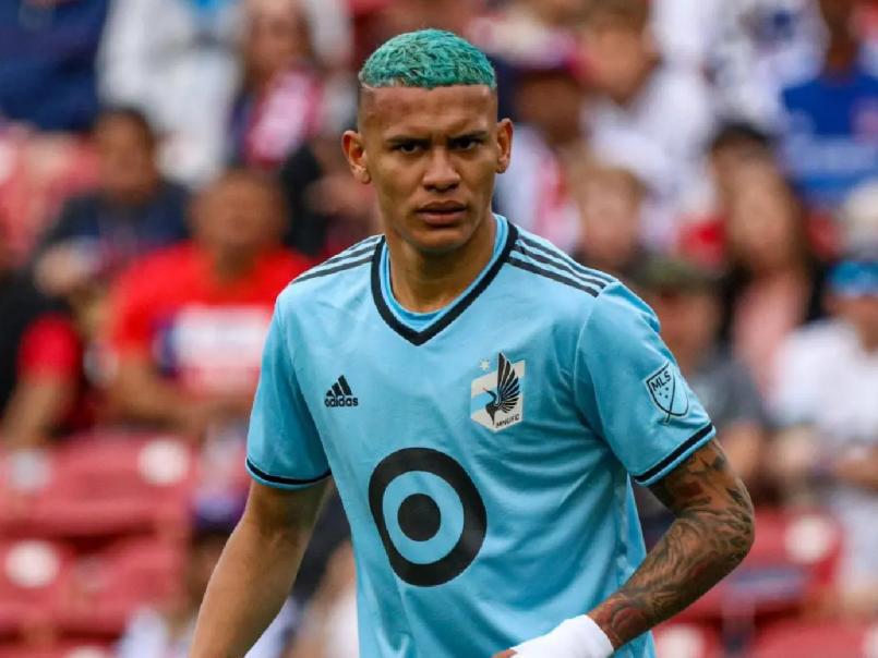 Historia de Kervin Arriaga, el jugador el AEK que casi pierde su pie y la acción de su mamá