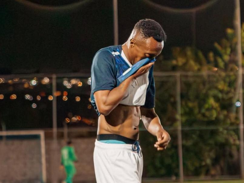 Policía detiene a futbolista por robo de teléfonos: Así ocurrieron los hechos