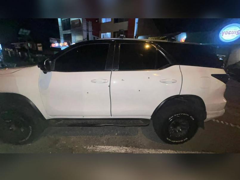 ​​​​​​Tirotean vehículo de reconocido futbolista luego de pleito en un centro nocturno