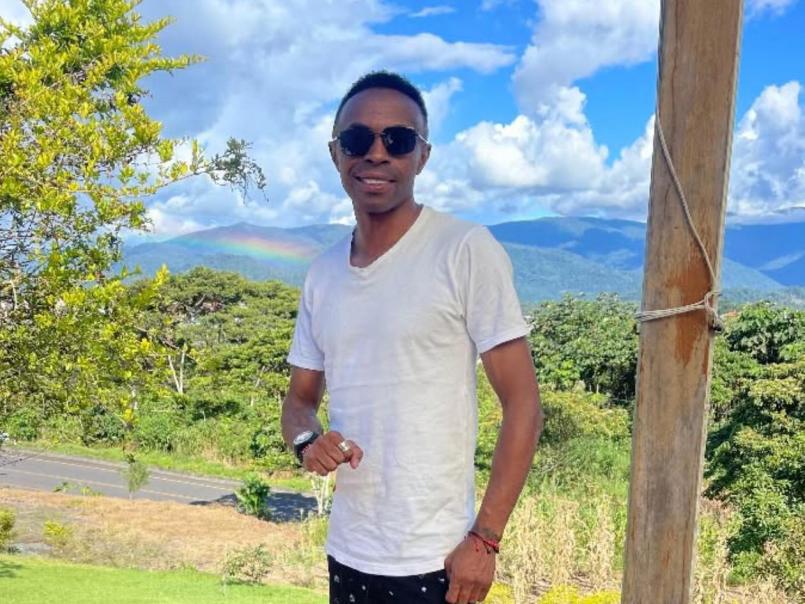 Policía detiene a futbolista por robo de teléfonos: Así ocurrieron los hechos