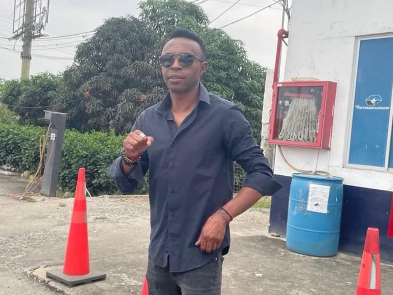 Policía detiene a futbolista por robo de teléfonos: Así ocurrieron los hechos