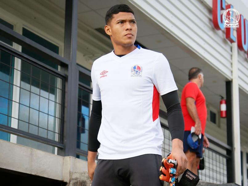 Fichajes: Se va de Motagua y Marathón lo quiere; Auzmendi a Boca Juniors y actualidad de Olimpia