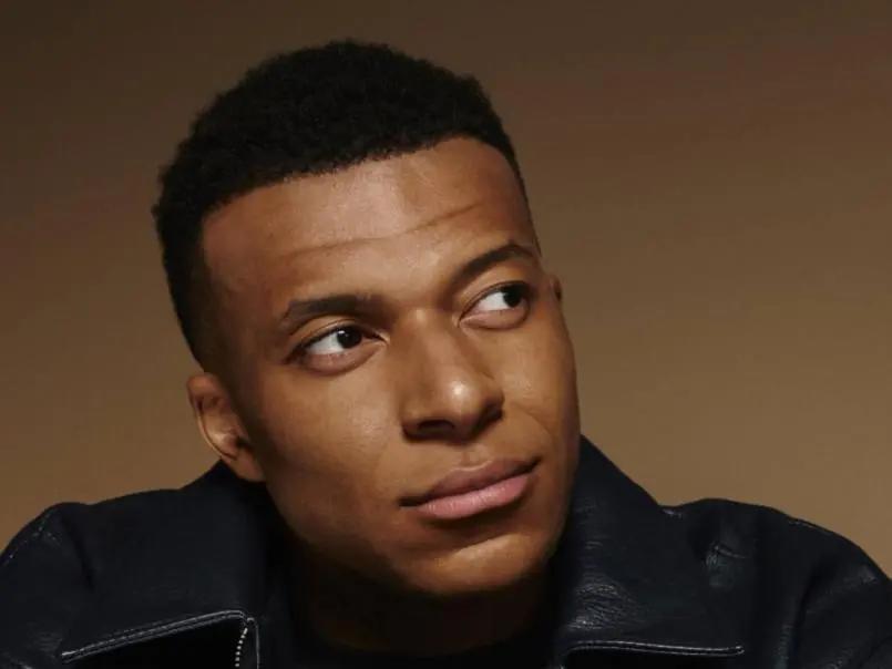 Mbappé toma decisión de finalizar contrato y está negociendo un nuevo acuerdo