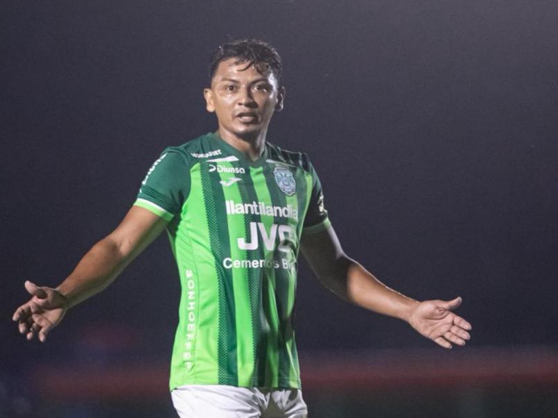 Las fotos de la pelea del técnico del Marathón con aficionados que no se vieron en televisión