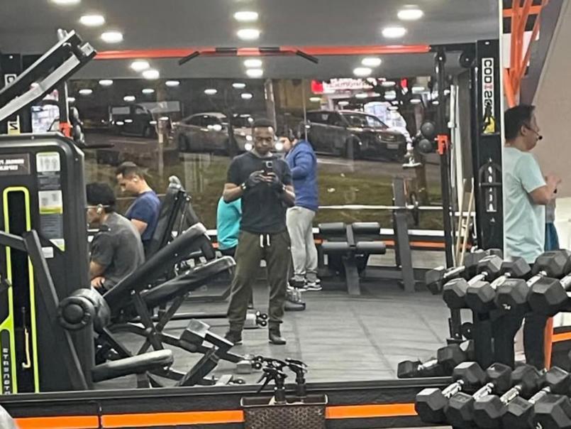 Policía detiene a futbolista por robo de teléfonos: Así ocurrieron los hechos