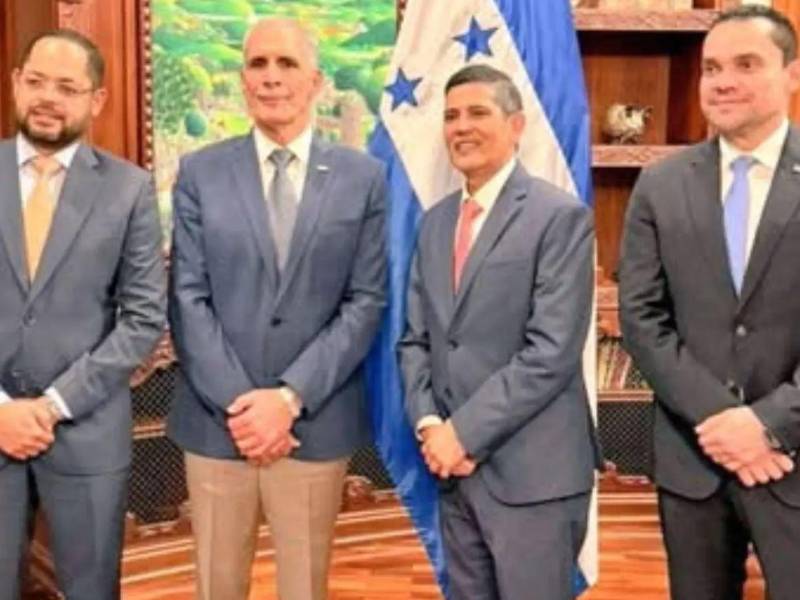 Primera sesión del Consejo de Defensa abordó reformas penales, uso de grilletes electrónicos y seguridad jurídica en Honduras.