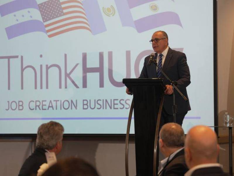 El encuentro reunió a funcionarios, reguladores y representantes del sector privado para analizar los desafíos y oportunidades del sistema energético regional.