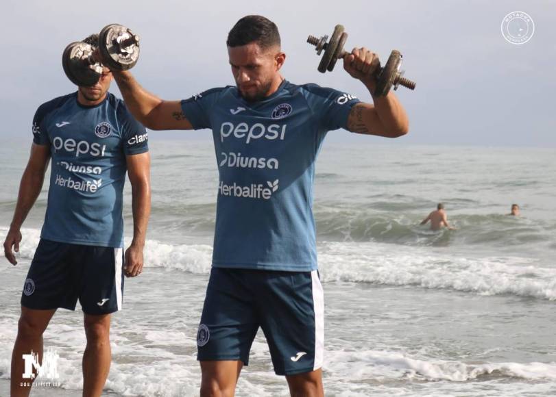 Motagua realiza trabajos de pretemporada en Tela y Diego Vázquez con varias sorpresas