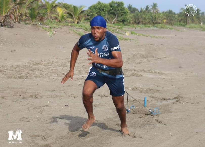 Motagua realiza trabajos de pretemporada en Tela y Diego Vázquez con varias sorpresas