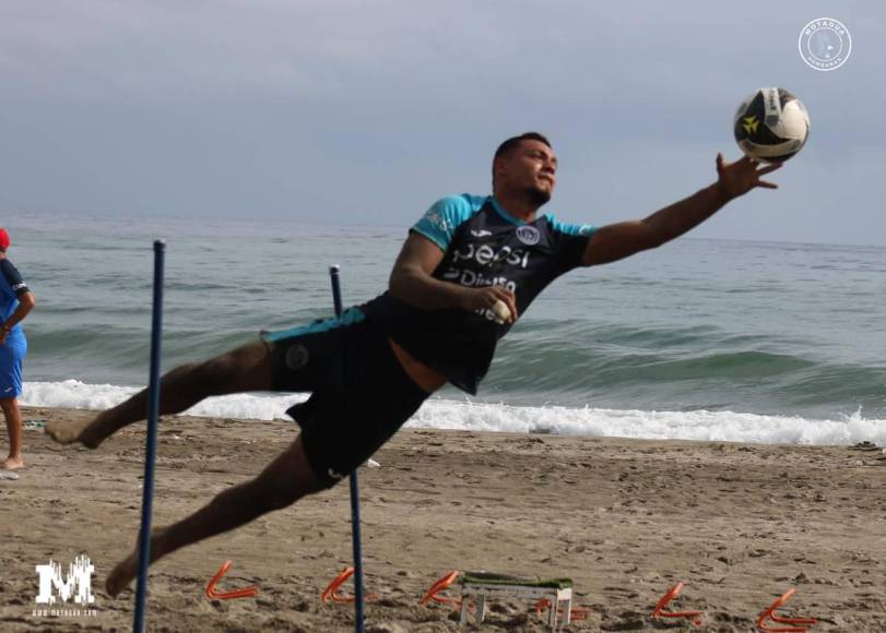 Motagua realiza trabajos de pretemporada en Tela y Diego Vázquez con varias sorpresas
