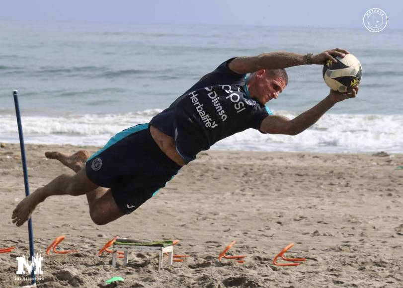 Motagua realiza trabajos de pretemporada en Tela y Diego Vázquez con varias sorpresas