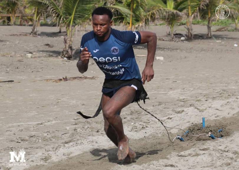 Motagua realiza trabajos de pretemporada en Tela y Diego Vázquez con varias sorpresas