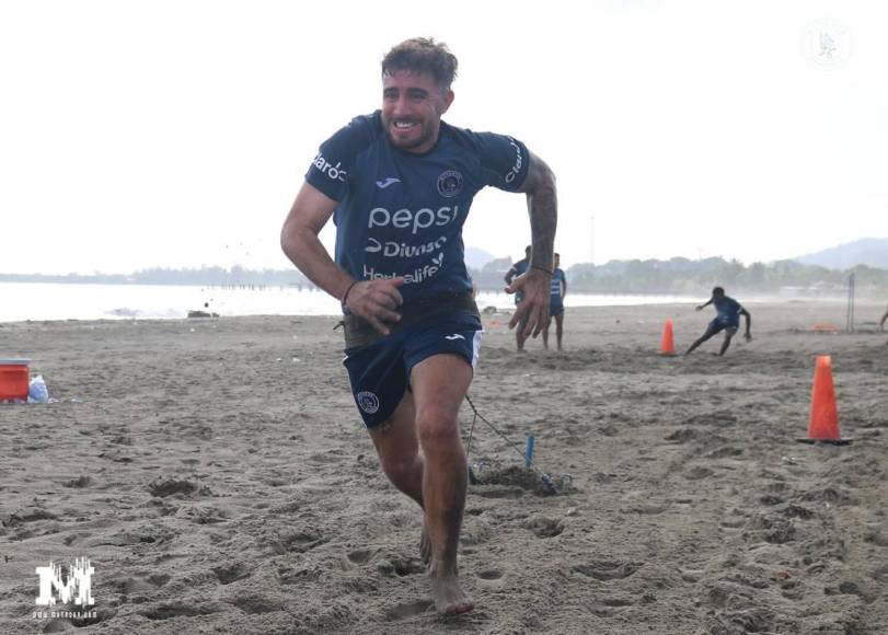 Motagua realiza trabajos de pretemporada en Tela y Diego Vázquez con varias sorpresas