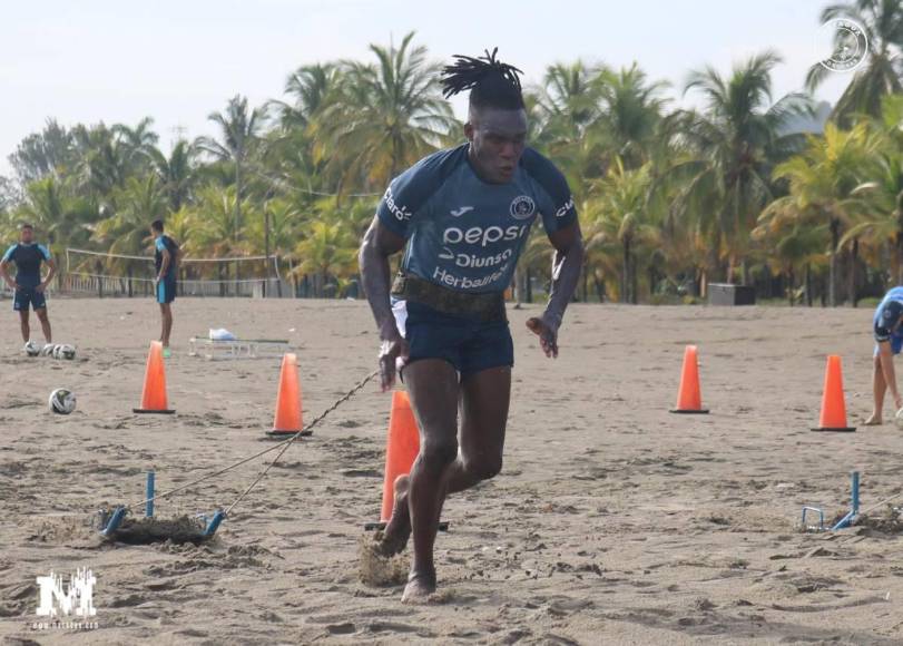 Motagua realiza trabajos de pretemporada en Tela y Diego Vázquez con varias sorpresas