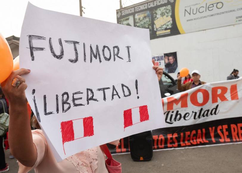 Alberto Fujimori sale de prisión y se reúne con sus hijos
