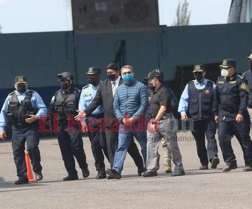 EN FOTOS: Seis agentes de la DEA custodiaron a JOH al avión que lo trasladó a EEUU