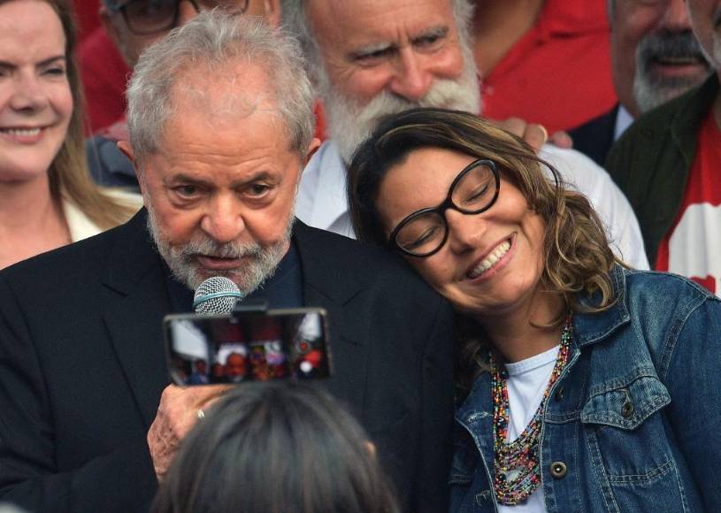 Ostentosa y extravagante: Los detalles de la boda de Lula Da Silva y Janja