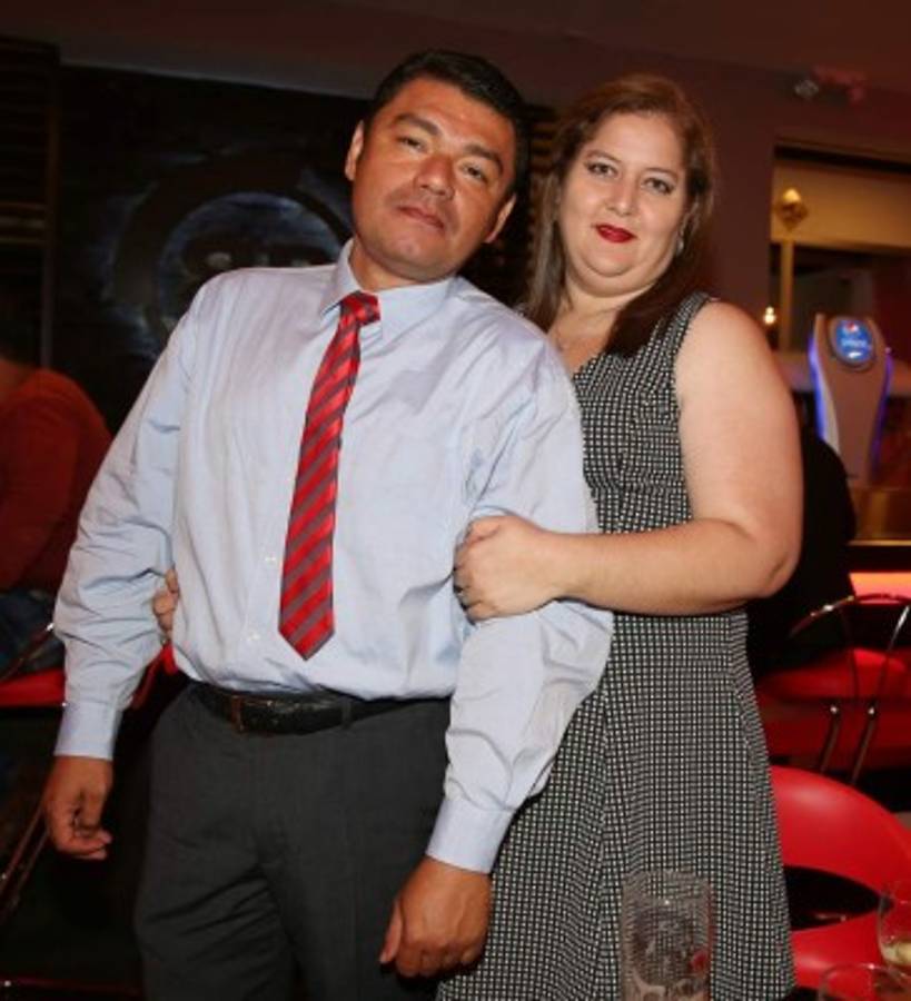 Con música inauguran el nuevo Rumba Burger