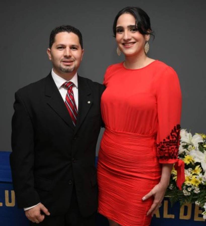 Ceremonia de juramentación del Club Rotario Real de Minas