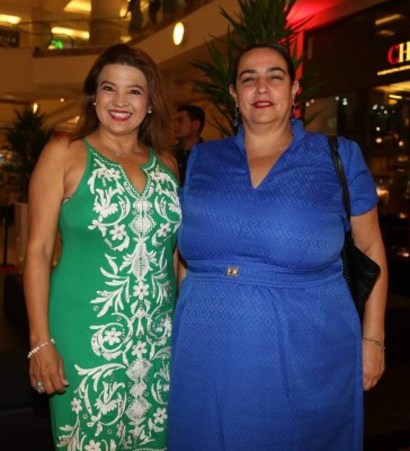 Hojas y flor de jazmín predominan en la nueva colección de Carolina Herrera