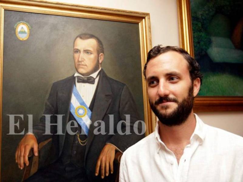 Rasgos. Alejo Castro, tataranieto del ilustre repúblico, luce con orgullo los rasgos físicos de Morazán: la barba, la nariz, el mentón y las orejas.