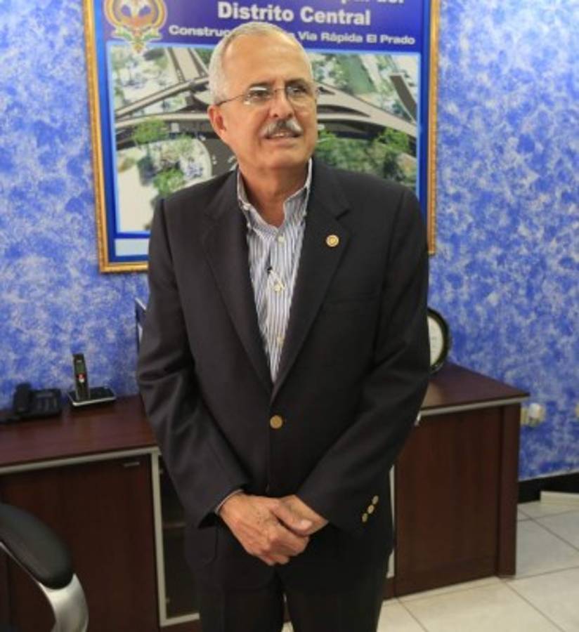 Pobladores siguen a la espera de que les pavimenten calles y avenidas