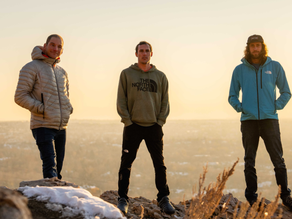 (De izq.) Alan Rousseau, Matt Cornell y Jackson Marvell escalaron el Monte Jannu, una de las paredes de roca más escarpadas del mundo. En Salt Lake City.