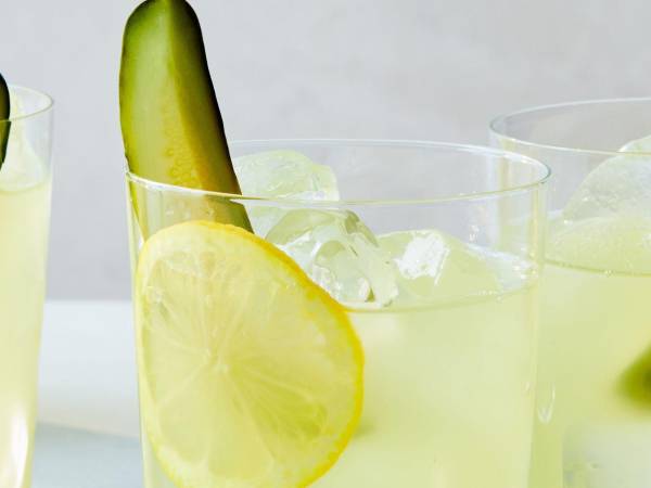 Con una combinación de salado y dulce, la limonada de pepinillos estimula varios receptores gustativos.