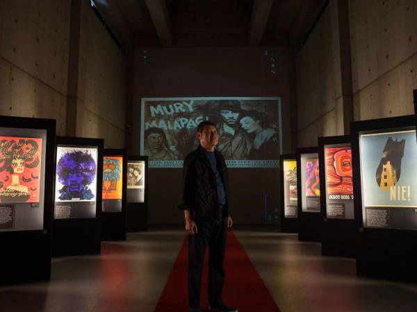 La colección de pósters polacos del siglo 20 de Oh Hwangtaek se exhibió este verano en el Campus E-ham, cerca de Seúl. (CHANG W. LEE/THE NEW YORK TIMES)