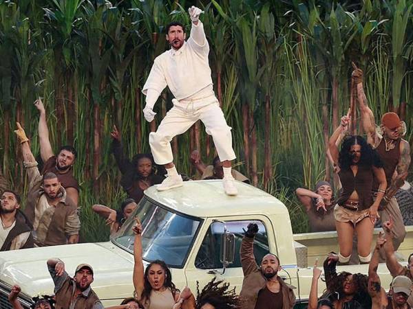 Bad Bunny reconoció que su compromiso de interpretar casi exclusivamente en español.