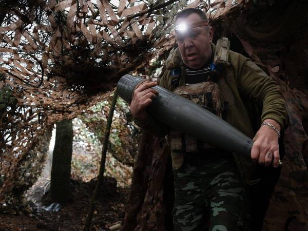 Líderes europeos se reúnen en París con enviados de Estados Unidos, en un clima de cautela y tensión, mientras evitan criticar a Donald Trump por Groenlandia y Venezuela ante su dependencia de Washington para la seguridad de Ucrania.​​​​