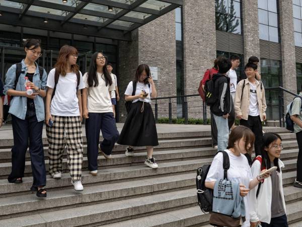 Muchos nuevos egresados en China batallan para hallar trabajo.