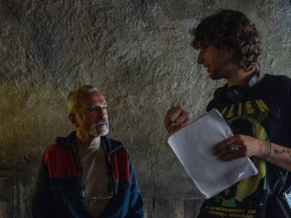 El aclamado actor Daniel Day-Lewis, regresa brevemente a la pantalla grande con Anemone, un drama dirigido por su hijo Ronan.