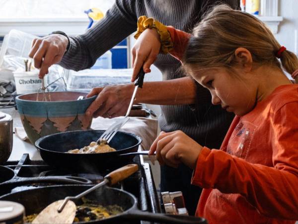 Michaeleen Doucleff publica ‘Dopamine Kids’ para criar hijos sin adicciones