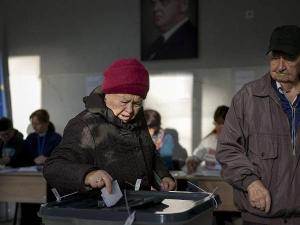 Moldavia celebrará elecciones parlamentarias el 28 de septiembre. Votando en Chisináu, Moldavia, el año pasado.