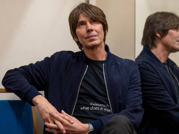 El profesor Brian Cox entre bastidores antes de un espectáculo. Es famoso por su habilidad para explicar los entresijos y la magnificencia del espacio.