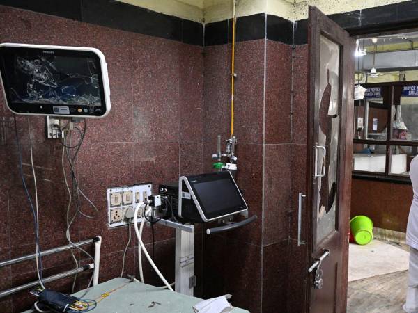 Una sala de emergencias del R.G. Kar Medical College and Hospital en Kolkata tras ser vandalizada.