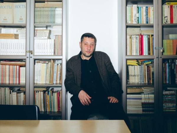 Desde pañales hasta latas de comida: el profesor Yakov Klots custodia en el Hunter College miles de obras que burlaron la censura de la Unión Soviética