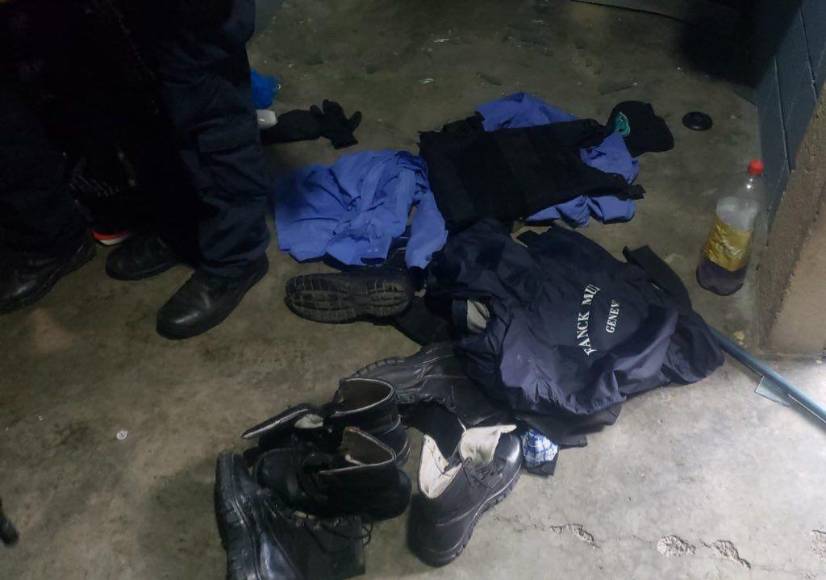 Ocho detenidos, indumentaria policial y armas de grueso calibre: así fue la operación realizada en la capital