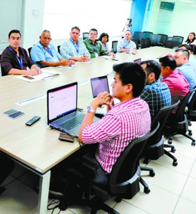 Transportistas urbanos piden aumento de tarifas