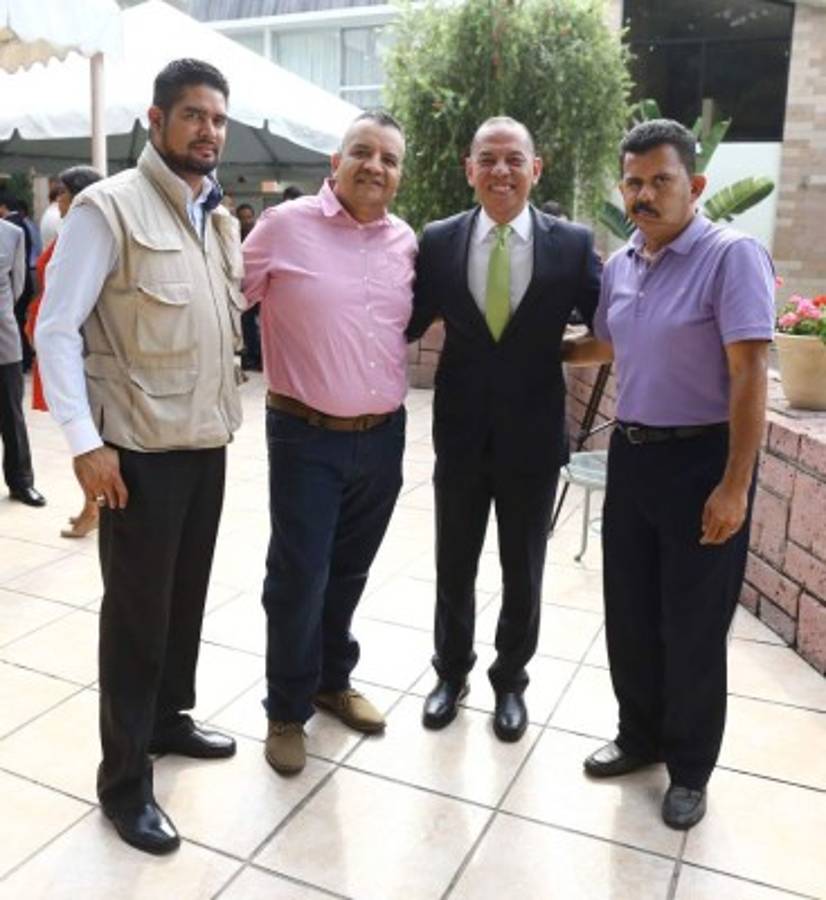 Desayuno para periodistas en casa del embajador estadounidense James Nealon