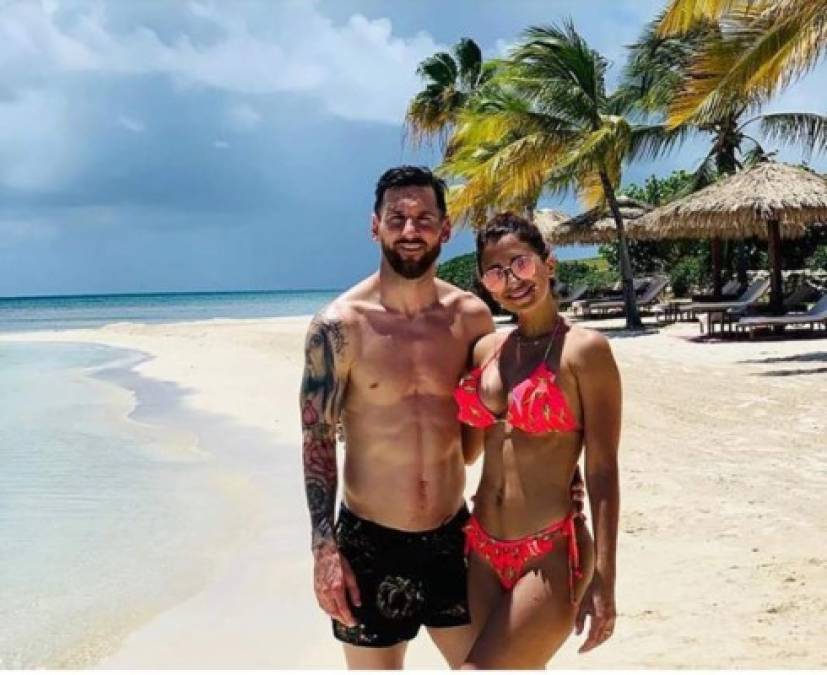 Sol, playa, trajes de baño y mucho amor: Las envidiables vacaciones de Leo Messi y Antonela Roccuzzo