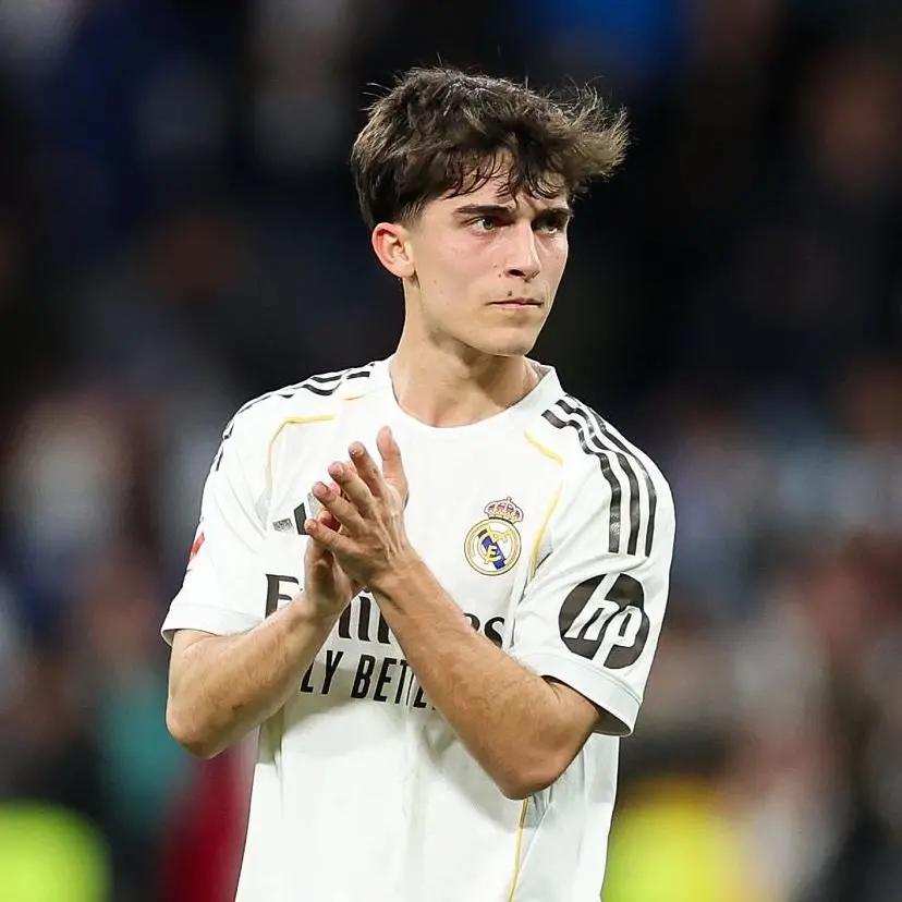 Benzemá es rechazado, Real Madrid le busca equipo y Barcelona confirma otro fichaje