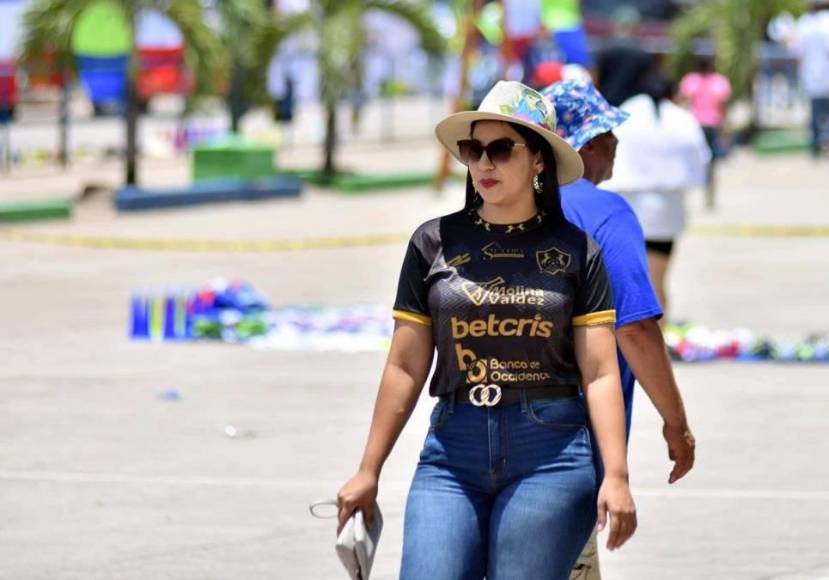 Las aficionadas más guapas de Olimpia y Olancho FC que cautivaron en la final