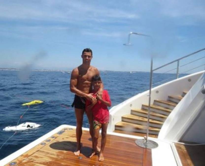 FOTOS: Las espectaculares vacaciones de Cristiano Ronaldo y su familia en Francia